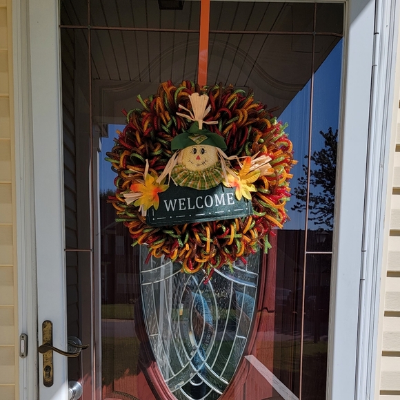 Autumn/Fall Mesh Scarecrow Wreath - Picture 2 of 8